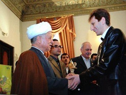 عکس دیده نشده از دیدار بابک زنجانی با هاشمی رفسنجانی